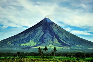 Mayon-Volcano-Albay-Philippines-001.jpg