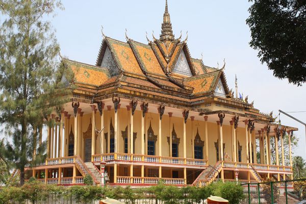 100-Column Pagoda