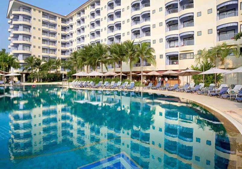 Mercure Hotel : Pattaya Accommodations Reviews