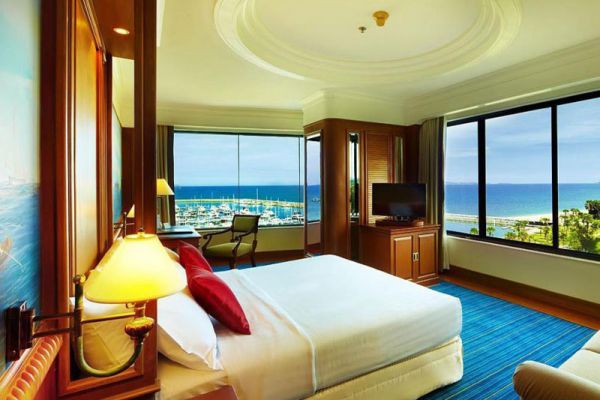 Ocean Marina Yacht Club Hotel Pattaya