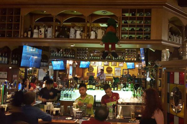 Healy Macs Irish Bar & Restaurant