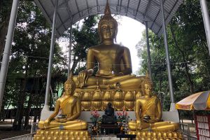 Wat Tham Saeng Phet