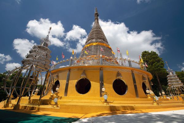 Phra Maha Chedi Tripob Trimongkol