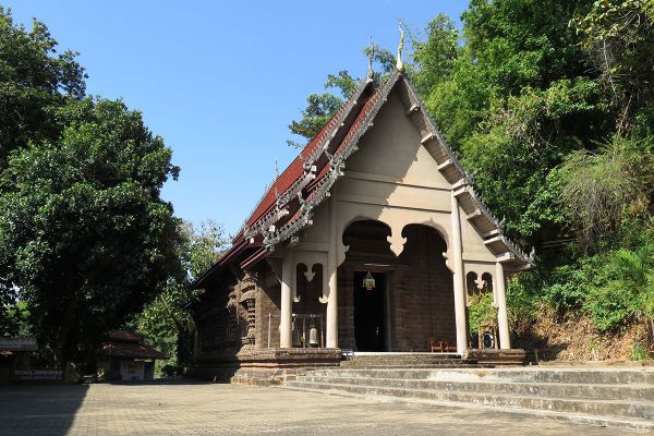 Wat Phra That Doi Pu Khao