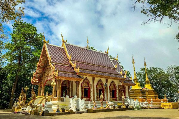 Wat Phra That Doi Tung