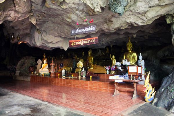 Wat Tham Khao Prathun