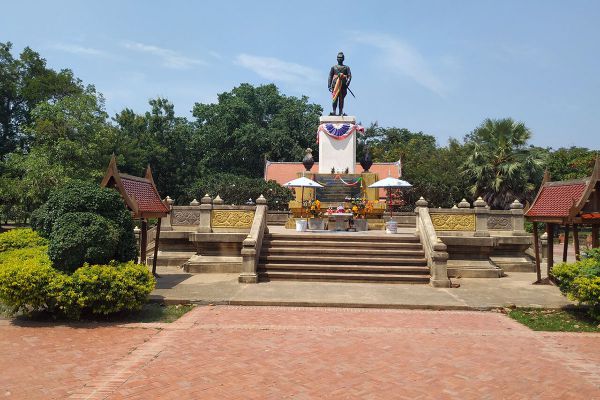 King U-Thong Monument