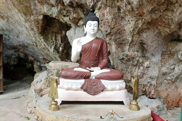 Wat Pa Tam Wua Forest Monastery