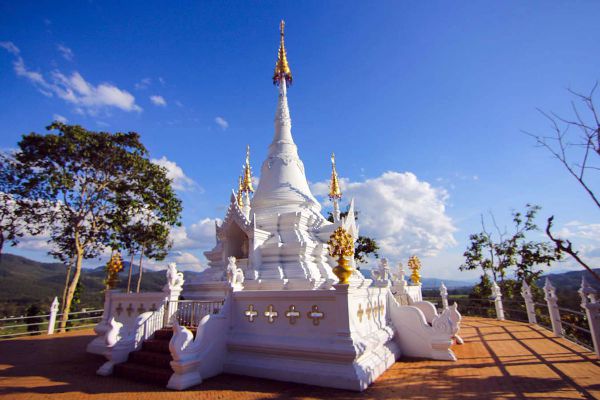 Wat Phrathat Chom Mon