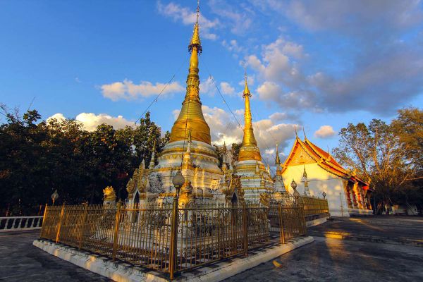 Wat Phrathat Chom Tong