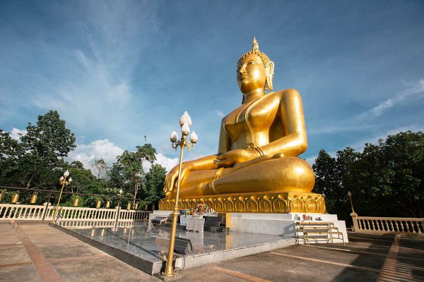 Wat Phrathat Chom Tong