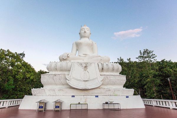 Wat Phrathat Mae Yen