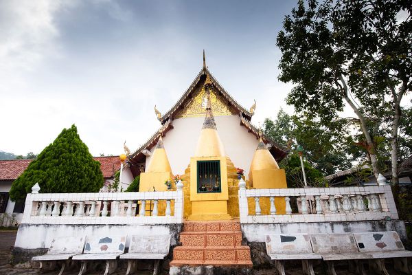Wat Phrathat Mae Yen