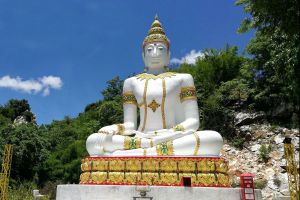 Wat Tham Kaew Kanchanapisek