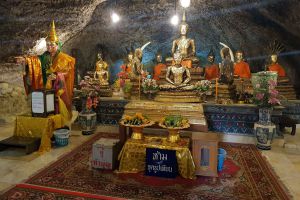 Wat Tham Mangkornthong
