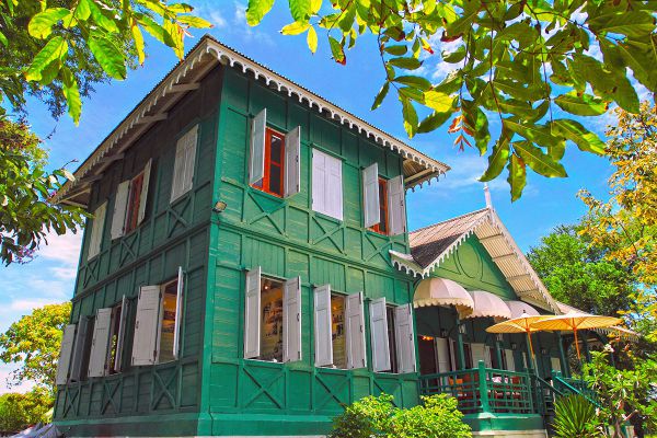 Phra Chuthathut Ratchathan Palace Museum