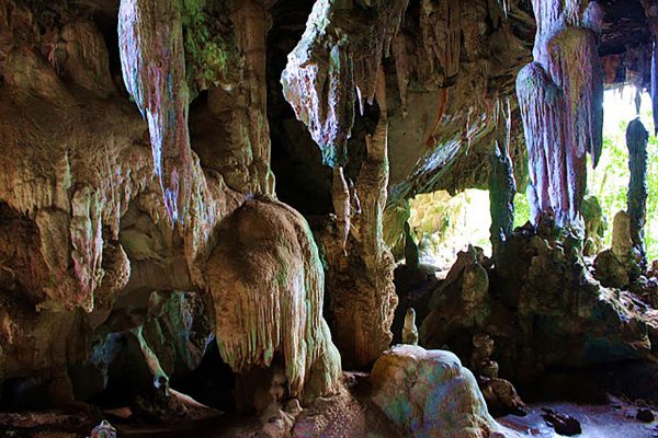 Phi Hua To Cave