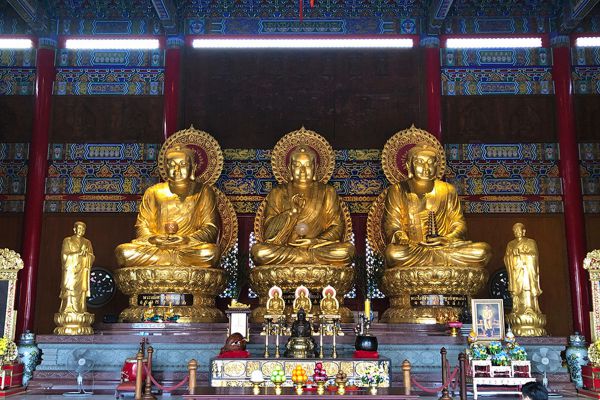 Wat Borom Racha Kanjanapisek Anusorn