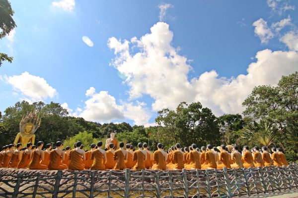 Wat Chak Yai (Buddha Park)