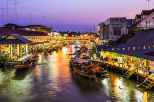 Amphawa-Floating-Market-Samut-Songkhram-Thailand-003.jpg