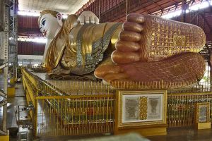 Chaukhtatgyi-Buddha-Temple-Yangon-Myanmar-002.jpg