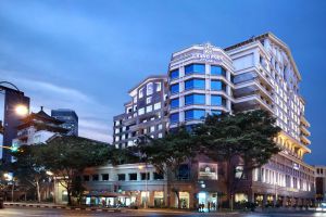 Grand-Park-City-Hall-Hotel-Marina-Bay-Singapore-Facade.jpg