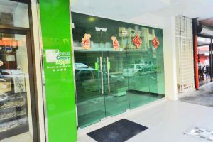 Green-Apple-Boutique-Hotel-Kota-Kinabalu-Entrance.jpg