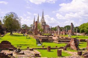 Historical-Park-Ayutthaya-Thailand-002.jpg