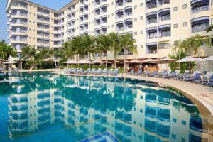 Mercure-Hotel-Pattaya-Thailand-Pool.jpg