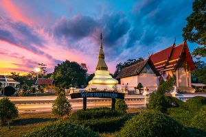 Phrathat-Kham-Kaen-Khon-Kaen-Thailand-02.jpg