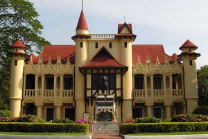 Sanam-Chandra-Palace-Nakhon-Pathom-Thailand-002.jpg