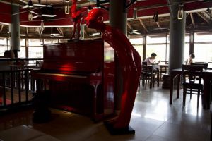The-Red-Piano-Restaurant-Siem-Reap-Cambodia-05.jpg