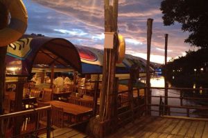 The-Riverside-Bar-Restaurant-Chiang-Mai-Thailand-004.jpg