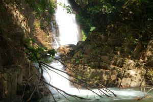 Trok-Nong-Waterfall-Chanthaburi-Thailand-01.jpg