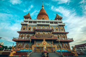 Wat-Bang-Phli-Yai-Klang-Samut-Prakan-Thailand-02.jpg