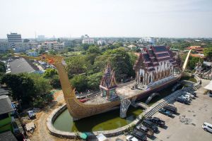 Wat-Chalo-Nonthaburi-Thailand-04.jpg