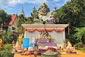 Wat-Kaew-Prasert-Chumphon-Thailand-02.jpg