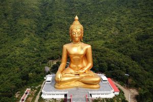 Wat-Khao-Wong-Phra-Chan-Lopburi-Thailand-04.jpg