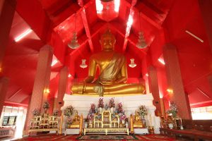 Wat-Phai-Lom-Pathumthani-Thailand-01.jpg
