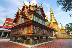 Wat-Phra-Phutthabat-Huai-Tom-Lamphun-Thailand-03.jpg
