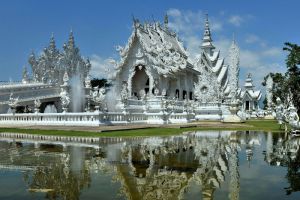 Wat-Rong-Khun-Chiang-Rai-Thailand-001.jpg