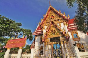 Wat-Sao-Thong-Thong-Lopburi-Thailand-001.jpg