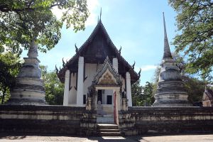 Wat-Thammaram-Ayutthaya-Thailand-02.jpg