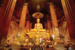Wat-Yai-Suwannaram-Phetchaburi-Thailand-03.jpg